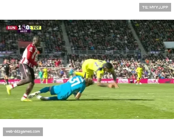 热刺队长罗梅罗输给桑德兰比赛中伤退，更衣室弥漫降级恐惧情绪